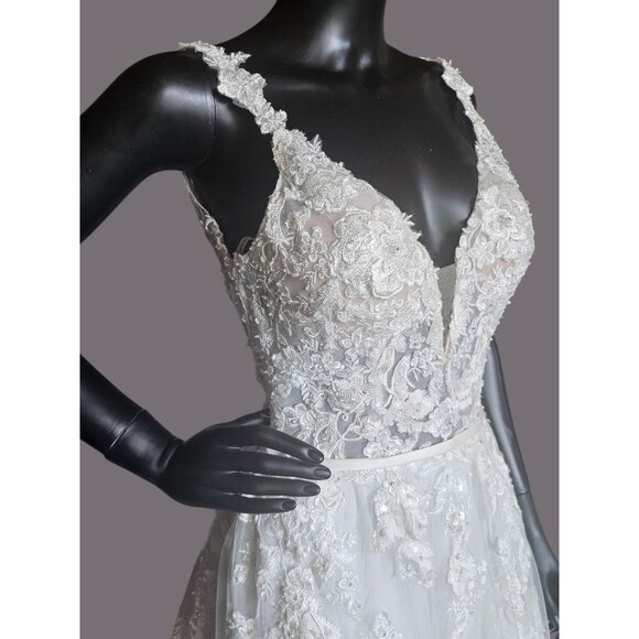 NWOT Ivory A-Line Wide Strap V-neck Plunge Wedding Gown - Mori Lee - Picture 3 of 13